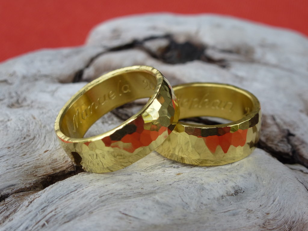 Eheringe aus Schweizer Naturgold